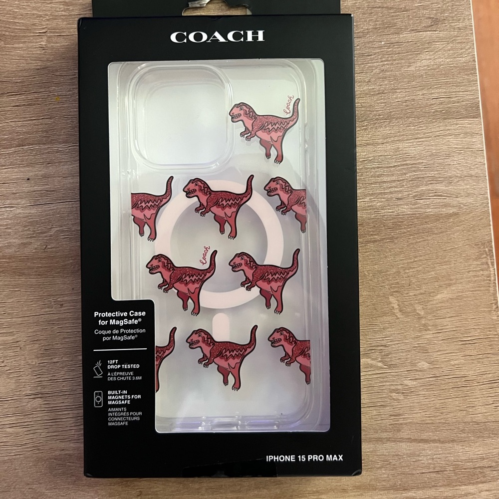 New Coach iPhone /15Pro
Max Case glitter Dino print
